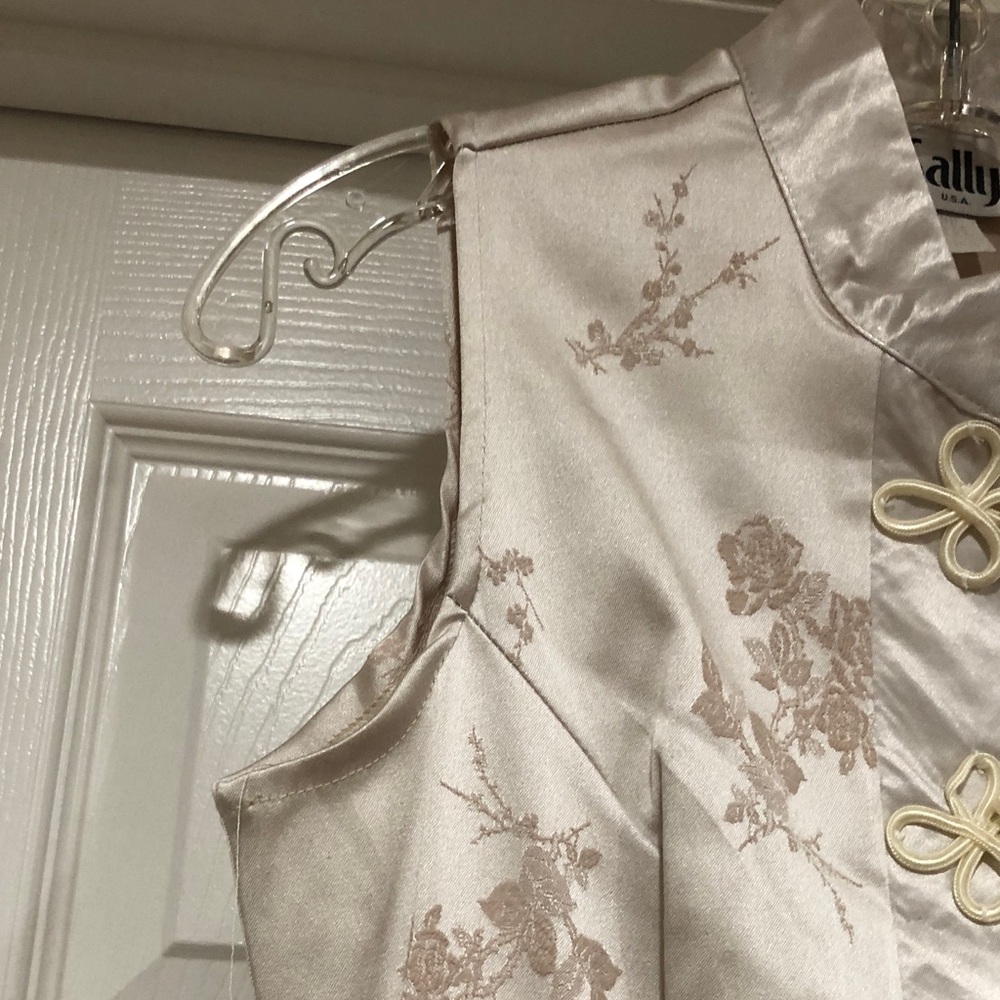Sally USA Sleeveless Floral Satin Cheongsam Dress - Picture 6 of 17